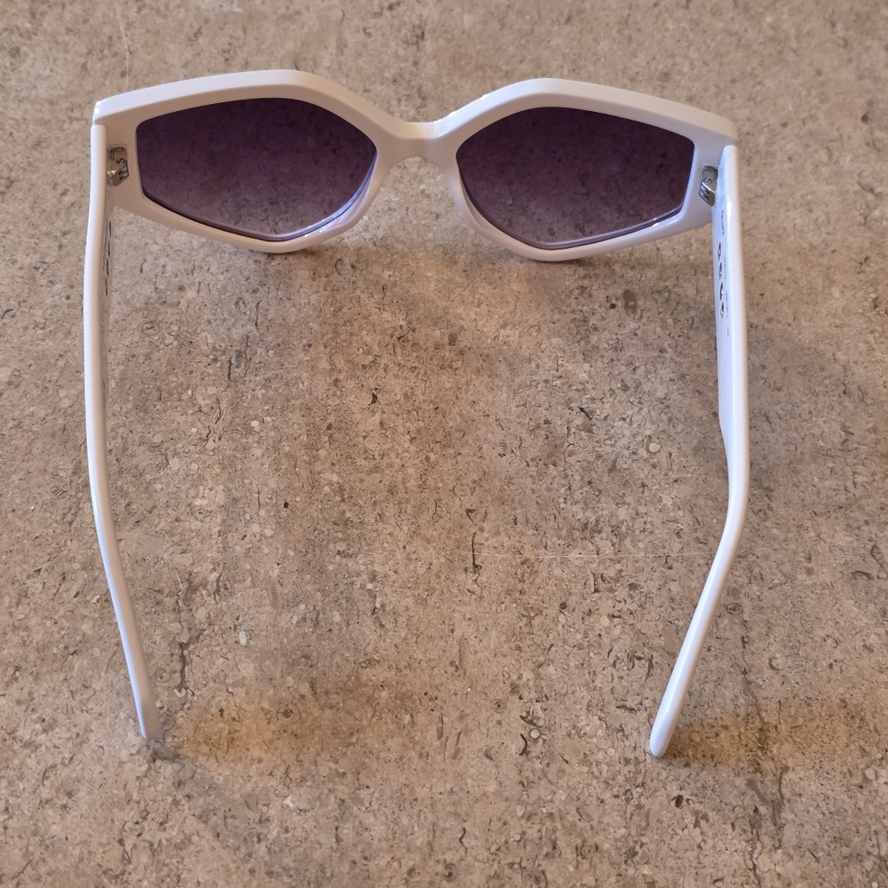 QUAY Hot Gossip White Cat Eye Geometric Sunglasses Smoke UV Lens Bold Festival - Picture 13 of 16